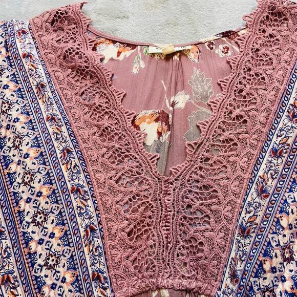 Romantic Gypsy Boho Blouse Womens 2X Purple Moody Floral Crocheted V Neck Flowy - Picture 6 of 9
